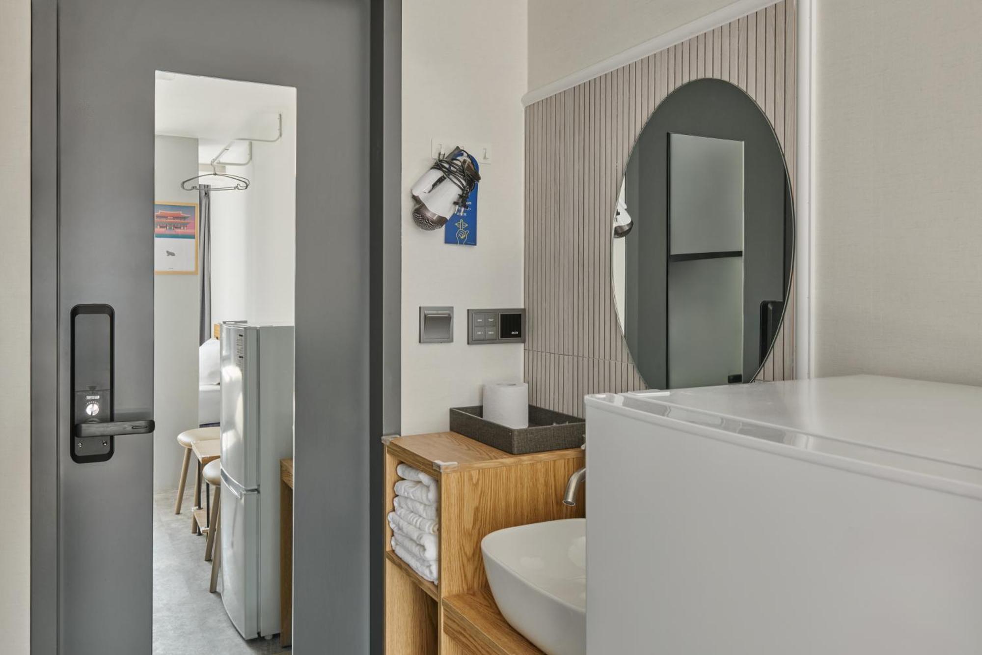 Hotel L