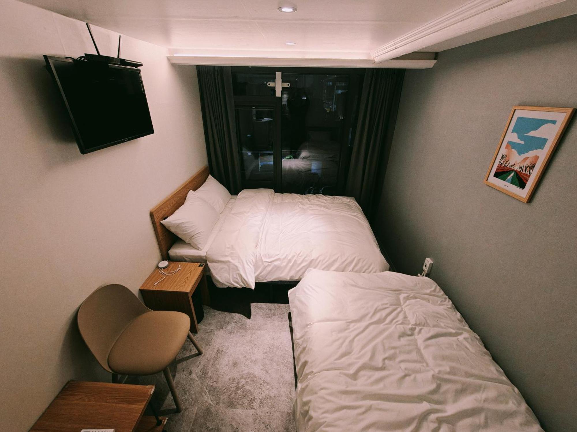 L Hotel