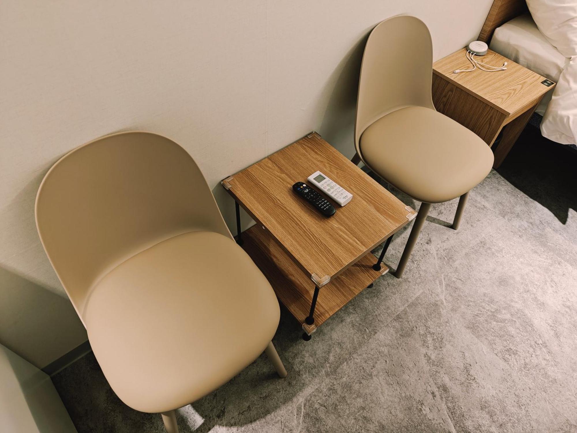 L Hotel