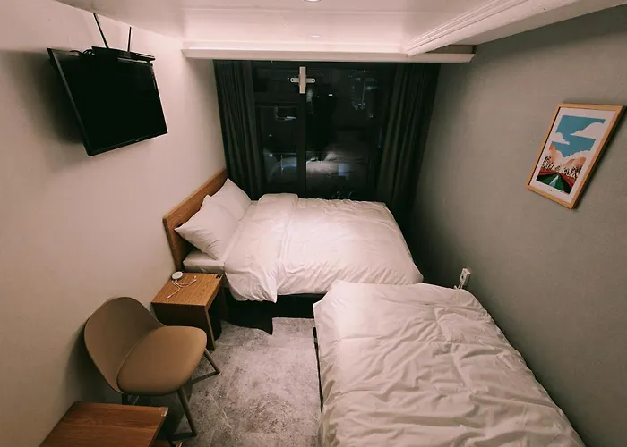 L Hostel